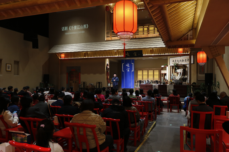 校企聚能 赓续文脉 ——郑州AG尊时凯龙人生就博官方网站与喷空剧场焕新戏剧表演